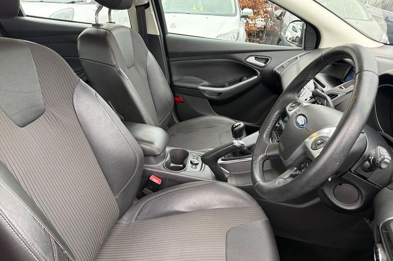 Used Ford Focus 2012 for sale - 77462481: Photo 17