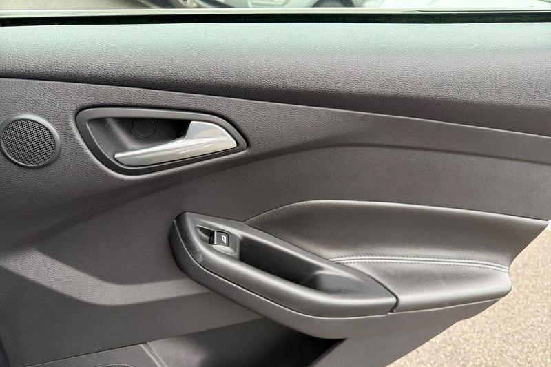 Used Ford Focus 2012 for sale - 77462481: Photo 23