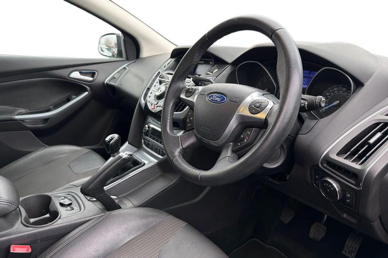 Used Ford Focus 2012 for sale - 77462481: Photo 9