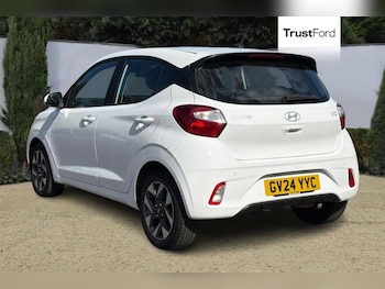 Used Hyundai i10 2024 for sale - 79448845: Photo