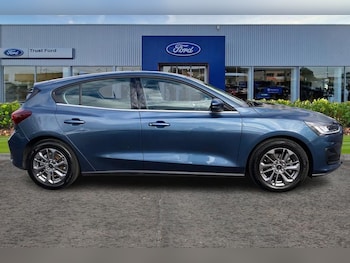 Used Ford Focus 2023 for sale - 76222702: Photo 3