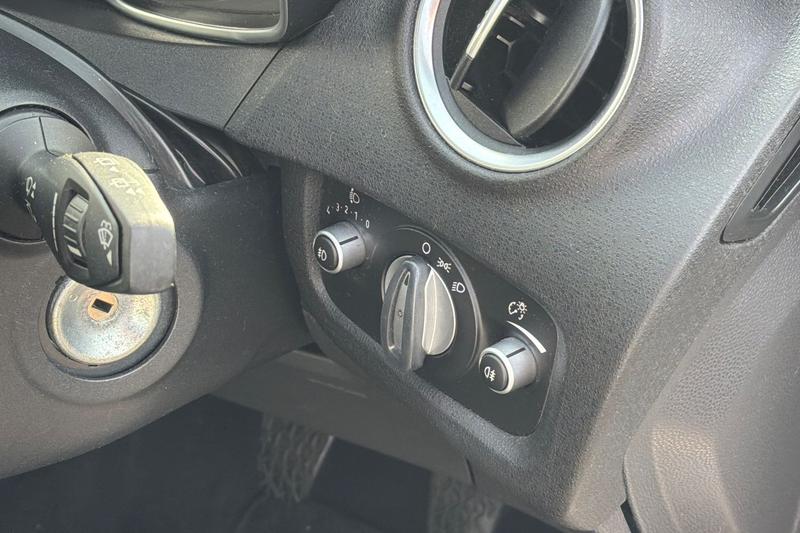 Used Ford Fiesta 2013 for sale - 77989101: Photo 23