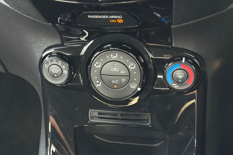 Used Ford Fiesta 2013 for sale - 77989101: Photo 27