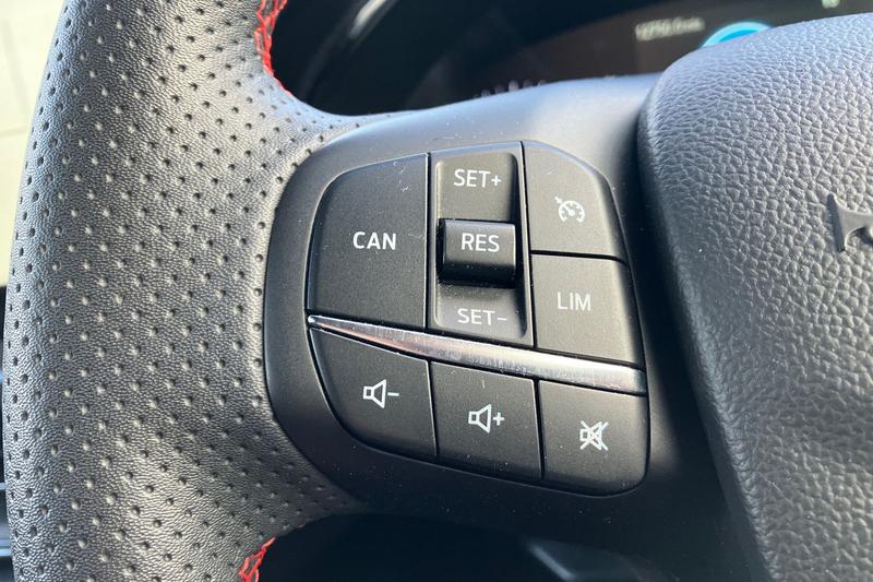 Used Ford Focus 2023 for sale - 76338336: Photo 33