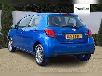 Used Toyota Yaris 2015 for sale - 75575176: Photo
