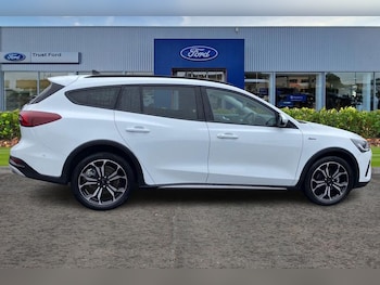 Used Ford Focus 2023 for sale - 77055883: Photo