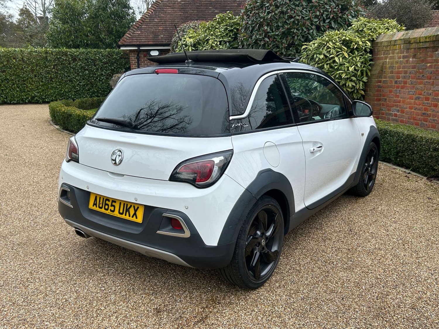 Used Vauxhall ADAM 2015 for sale - 77998526: Photo 2