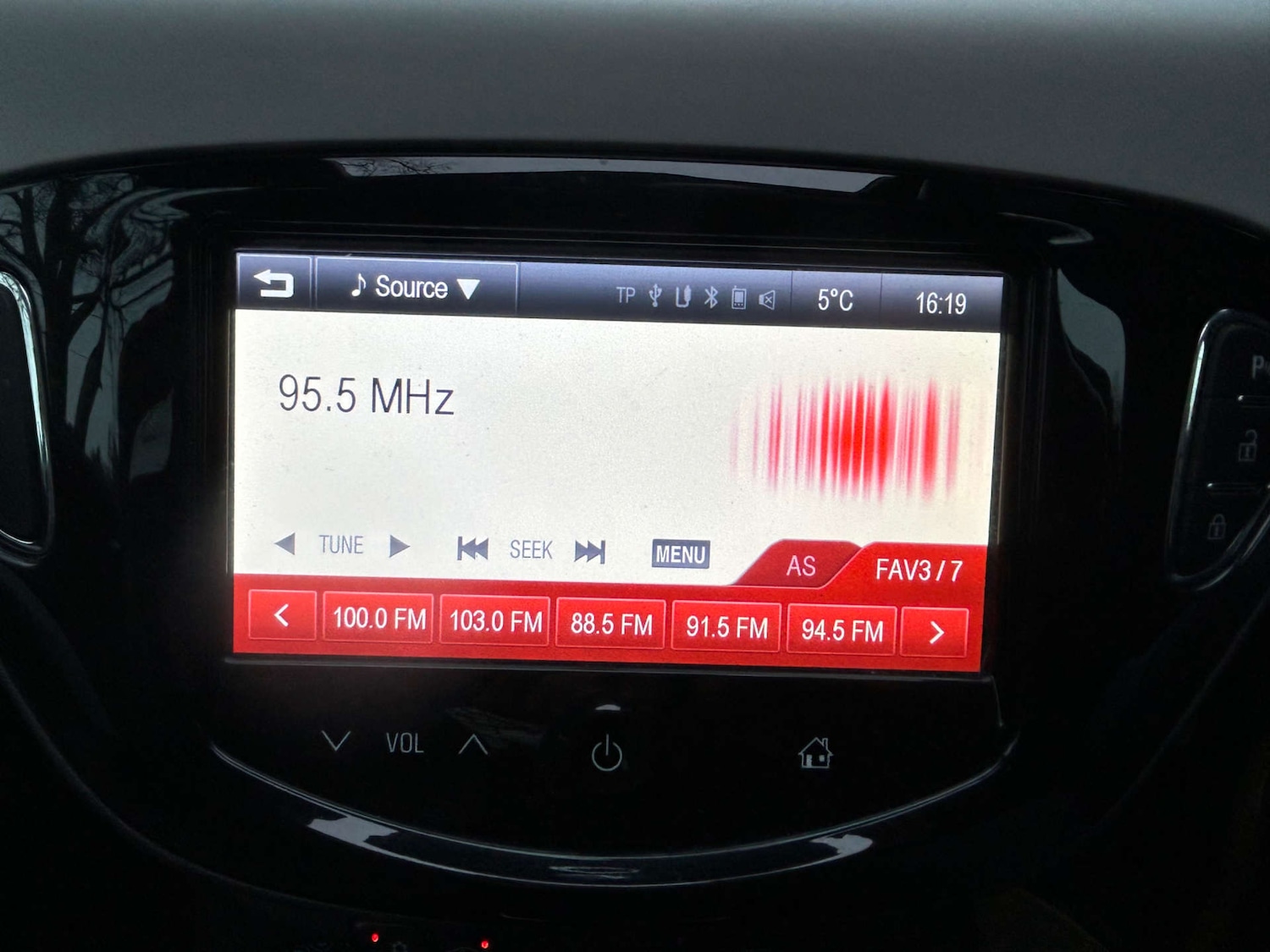 Used Vauxhall ADAM 2015 for sale - 77998526: Photo 8