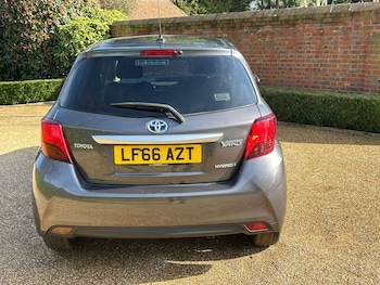 Used Toyota Yaris 2016 for sale - 77715664: Photo