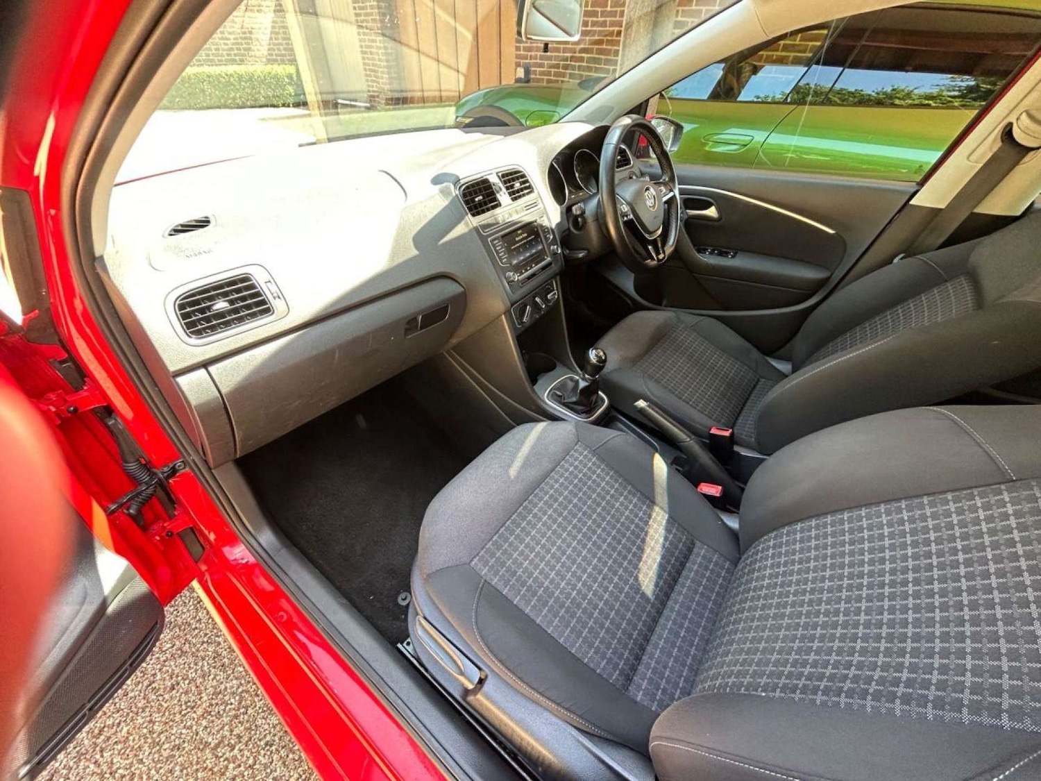 Used Volkswagen Polo 2015 for sale - 77086192: Photo 11