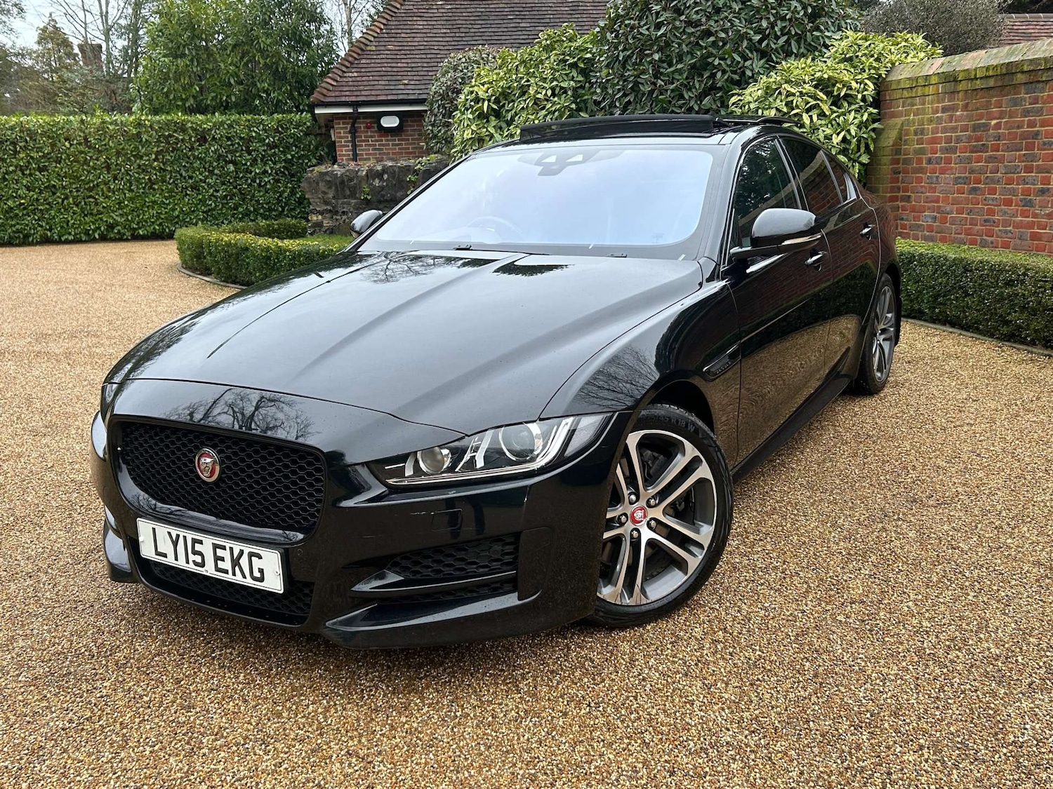 Used Jaguar XE 2015 for sale - 77271554: Photo 1