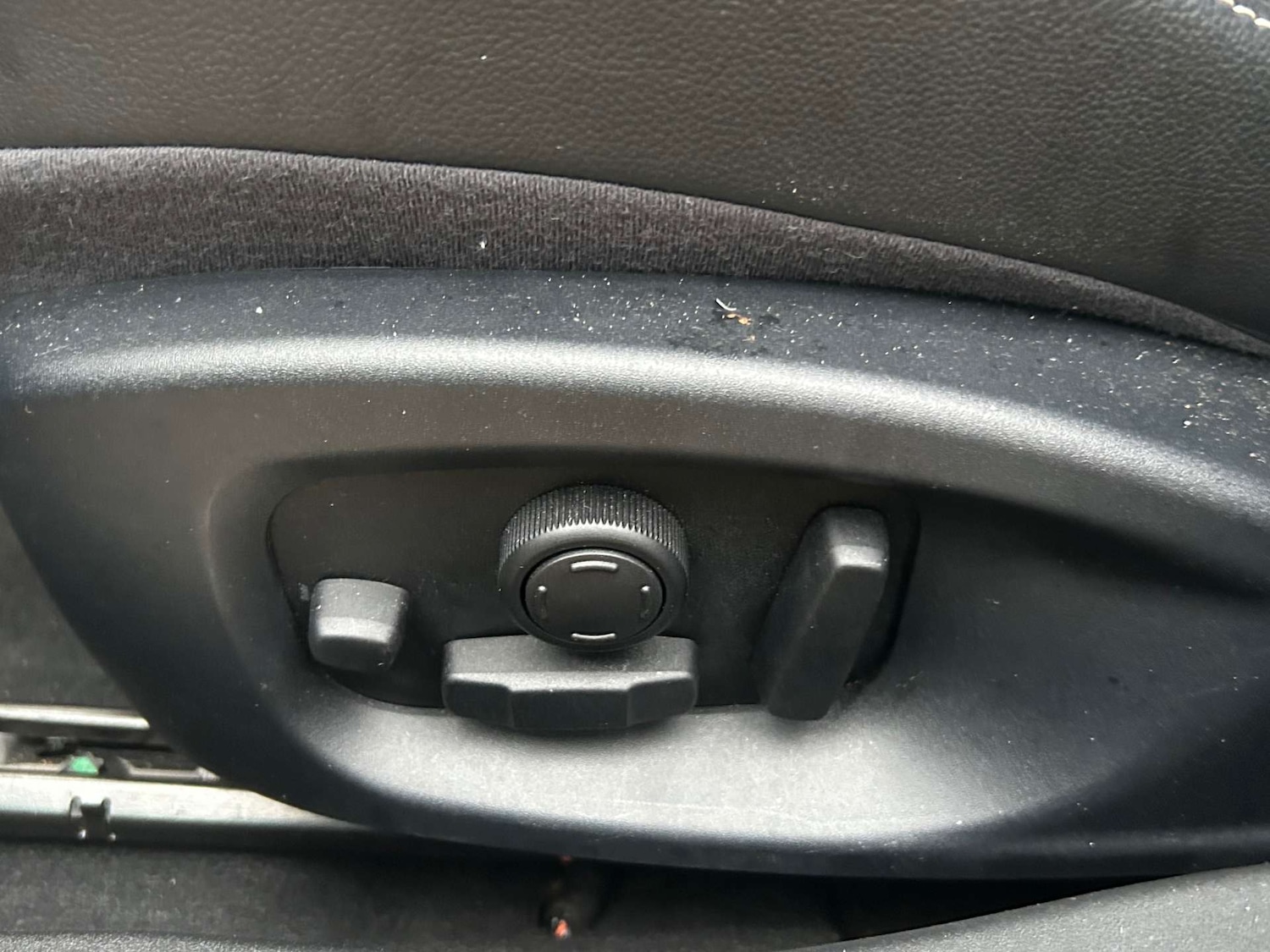 Used Jaguar XE 2015 for sale - 77271554: Photo 12