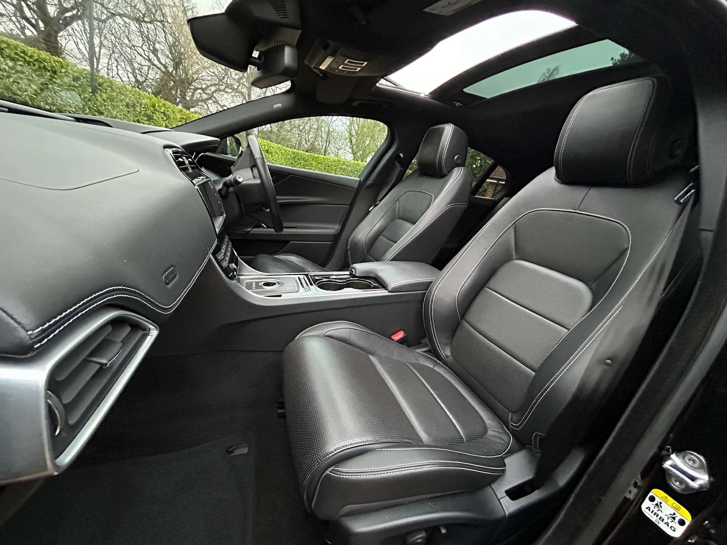 Used Jaguar XE 2015 for sale - 77271554: Photo 14