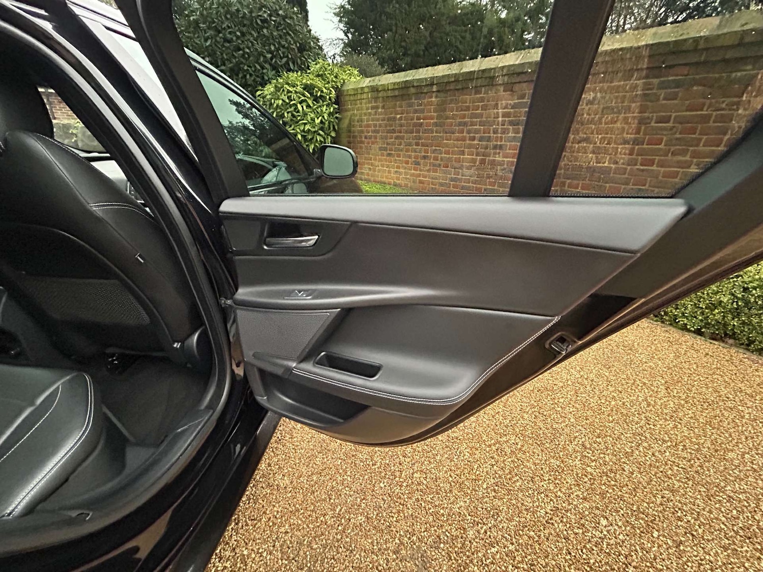 Used Jaguar XE 2015 for sale - 77271554: Photo 25