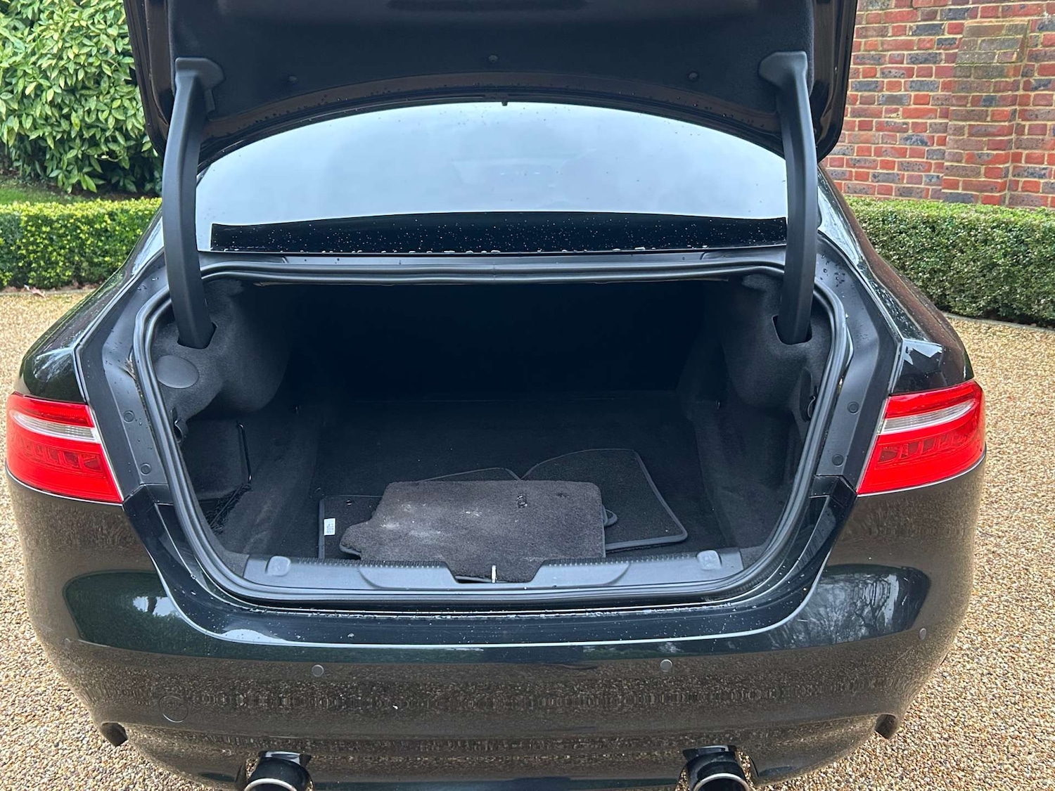 Used Jaguar XE 2015 for sale - 77271554: Photo 7