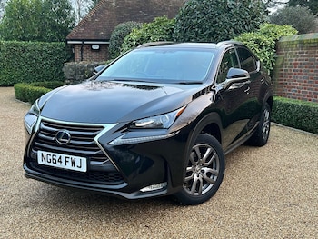 2015 - 300h 2.5 Luxury 5dr CVT