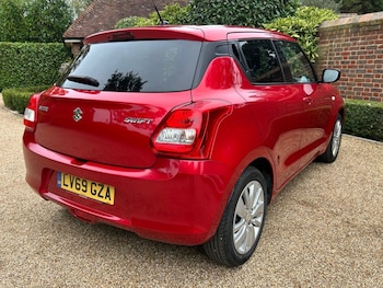 Used Suzuki Swift 2019 for sale - 76279889: Photo 2