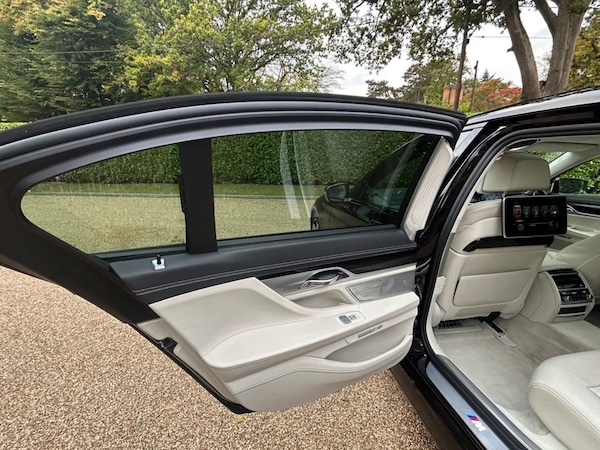Used BMW 7 Series 2017 for sale - 76056924: Photo 17