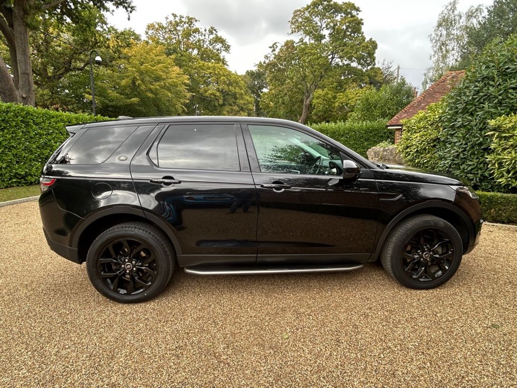 Used Land Rover Discovery Sport 2017 for sale - 76685992: Photo 4