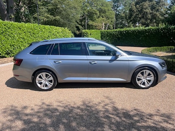 Used Skoda Superb 2018 for sale - 79229089: Photo