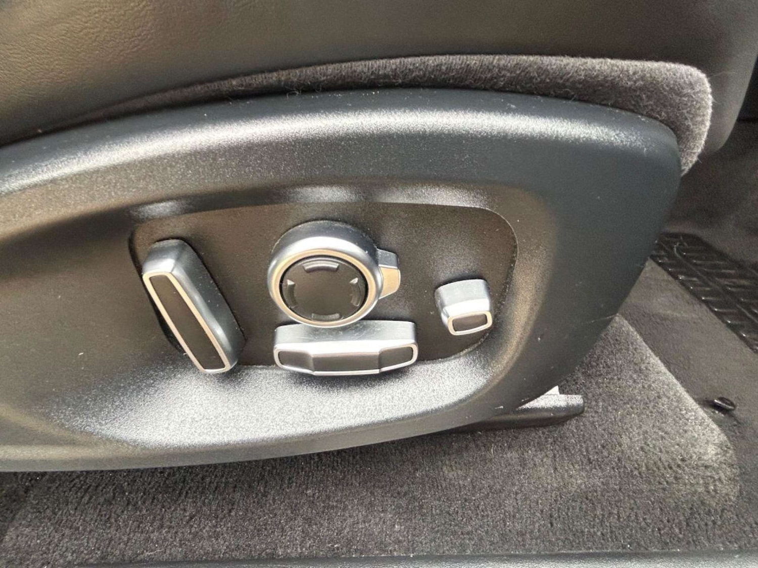 Used Jaguar E-Pace 2019 for sale - 77086203: Photo 31