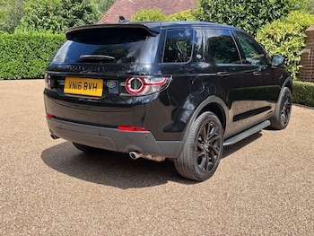 Used Land Rover Discovery Sport 2016 for sale - 79366263: Photo