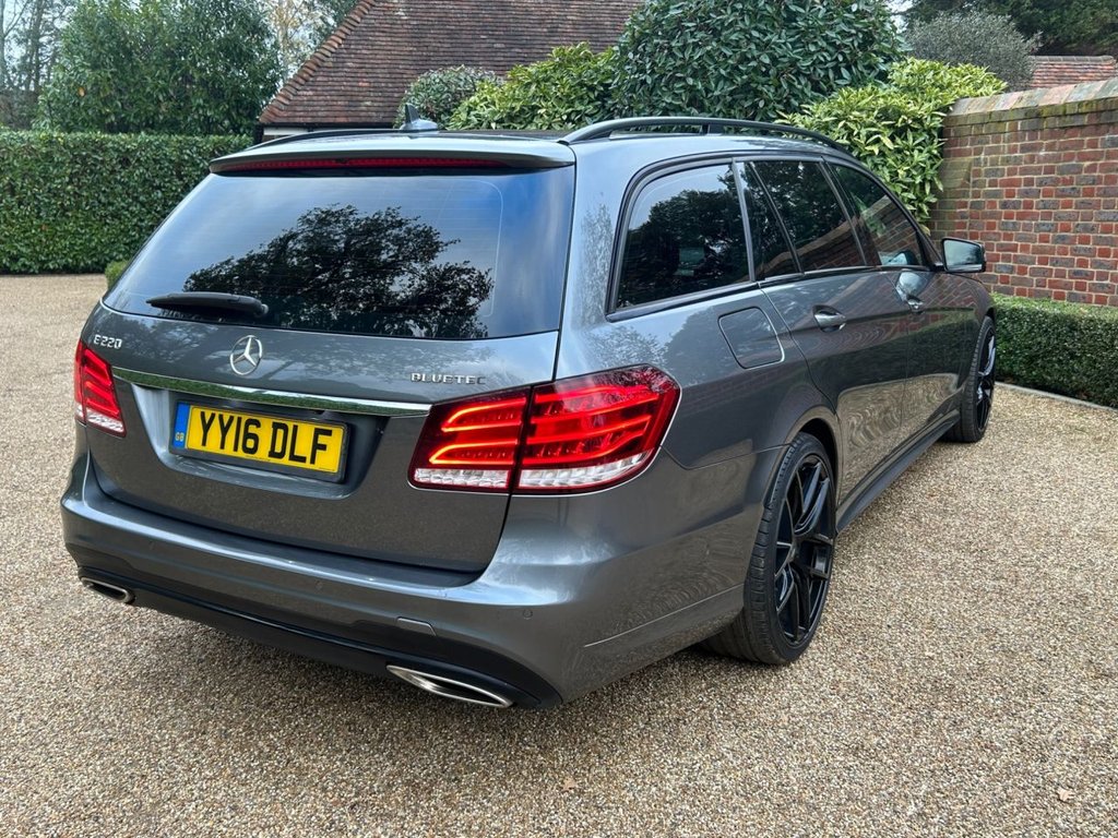 Used Mercedes-Benz E Class 2016 for sale - 76632355: Photo 2