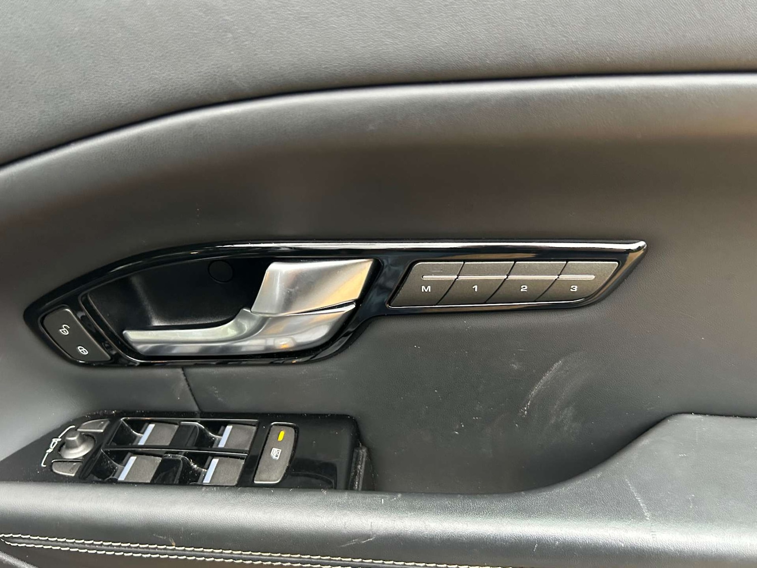 Used Land Rover Range Rover Evoque 2018 for sale - 77086232: Photo 24