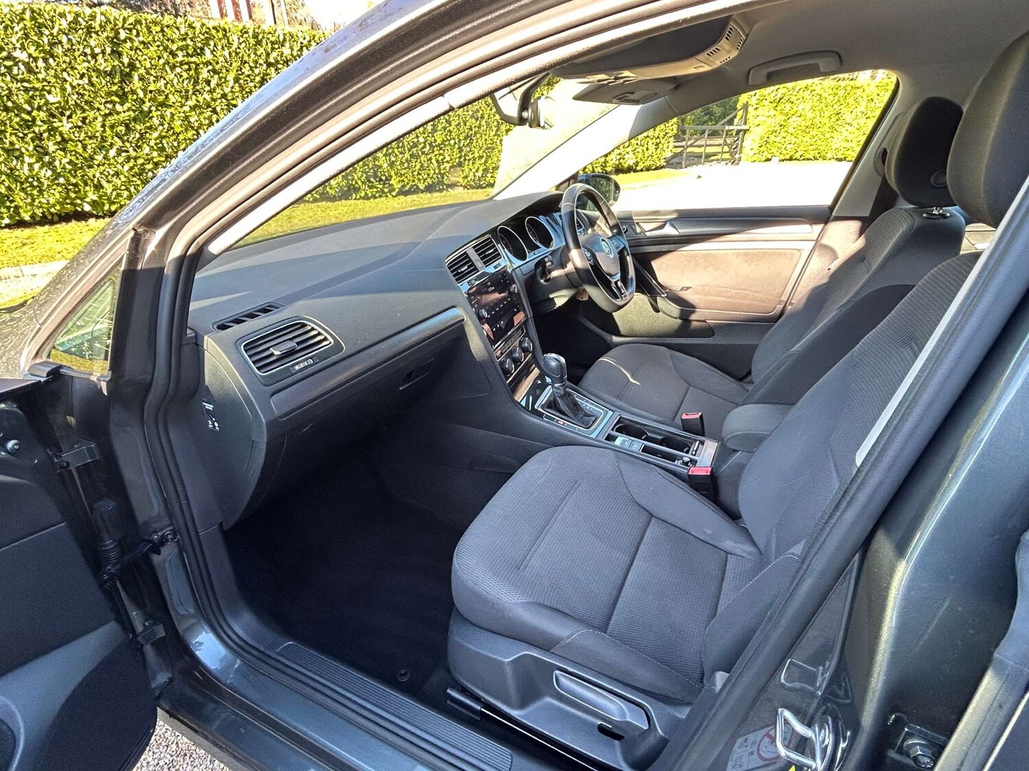 Used Volkswagen Golf 2018 for sale - 77086225: Photo 19