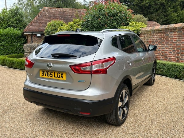 Used Nissan Qashqai 2015 for sale - 75128618: Photo 2