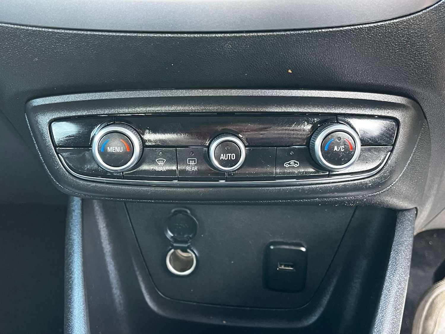 Used Vauxhall Crossland X 2018 for sale - 78026373: Photo 23