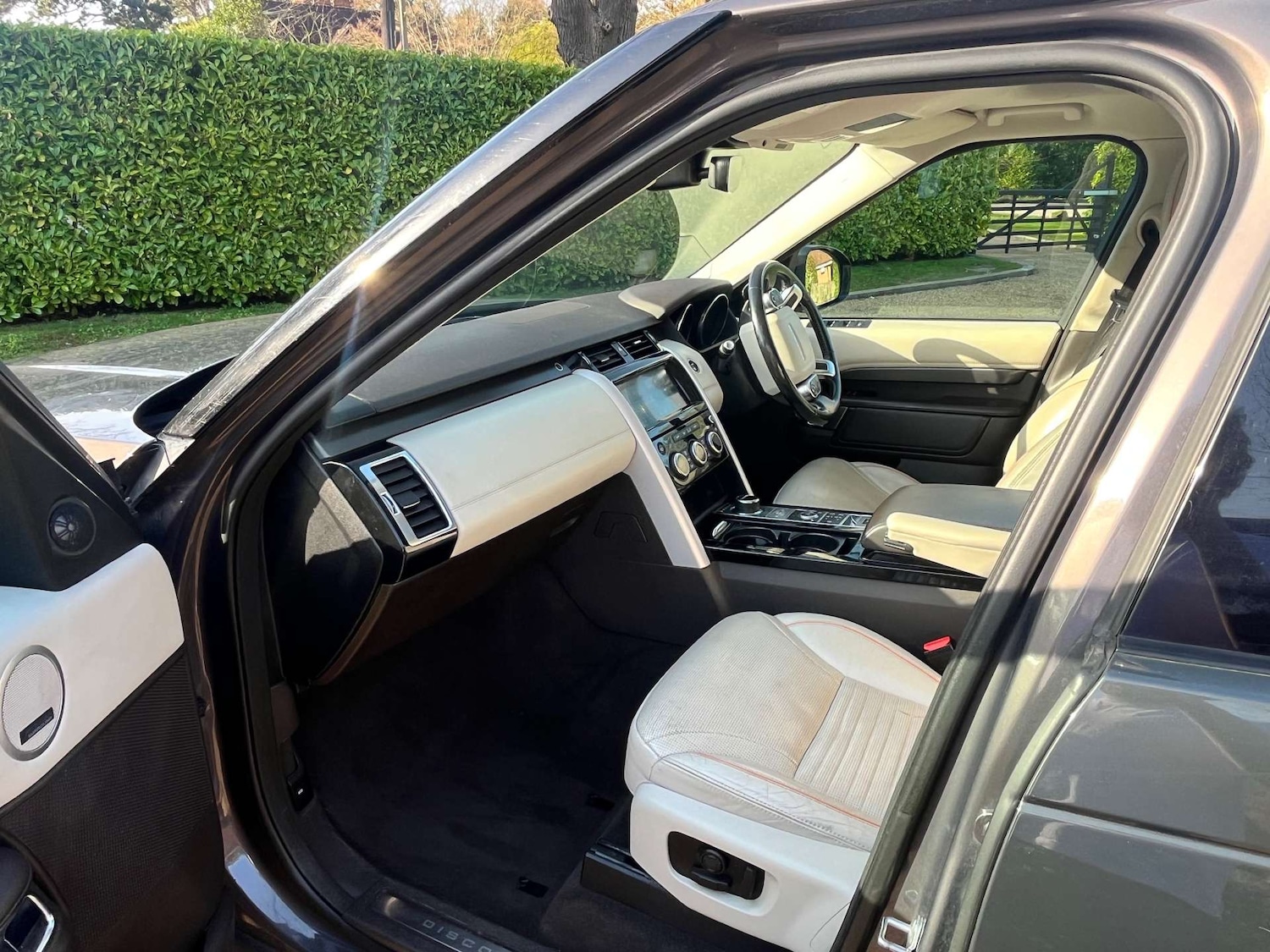 Used Land Rover Discovery 2017 for sale - 77667934: Photo 17