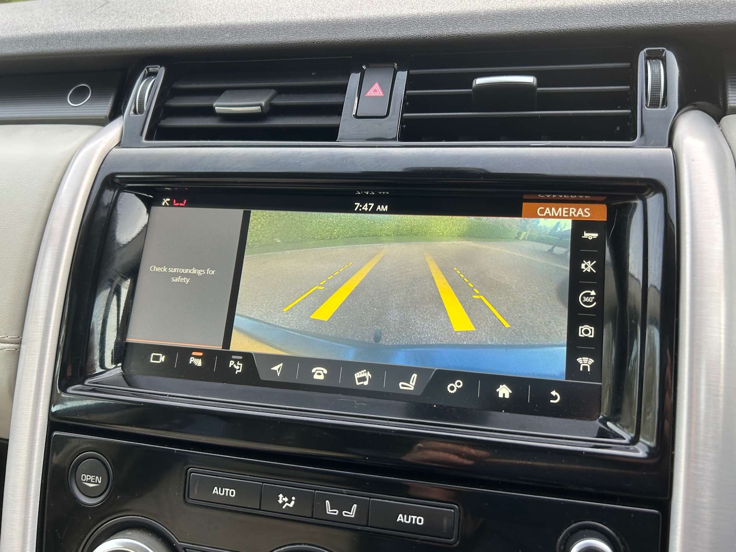 Used Land Rover Discovery 2017 for sale - 77667934: Photo 34