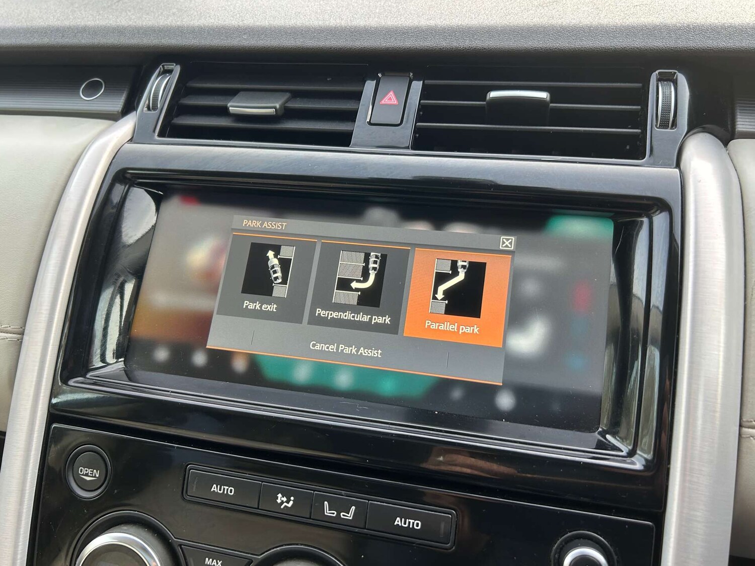 Used Land Rover Discovery 2017 for sale - 77667934: Photo 37