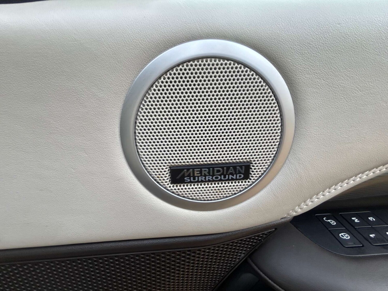 Used Land Rover Discovery 2017 for sale - 77667934: Photo 45