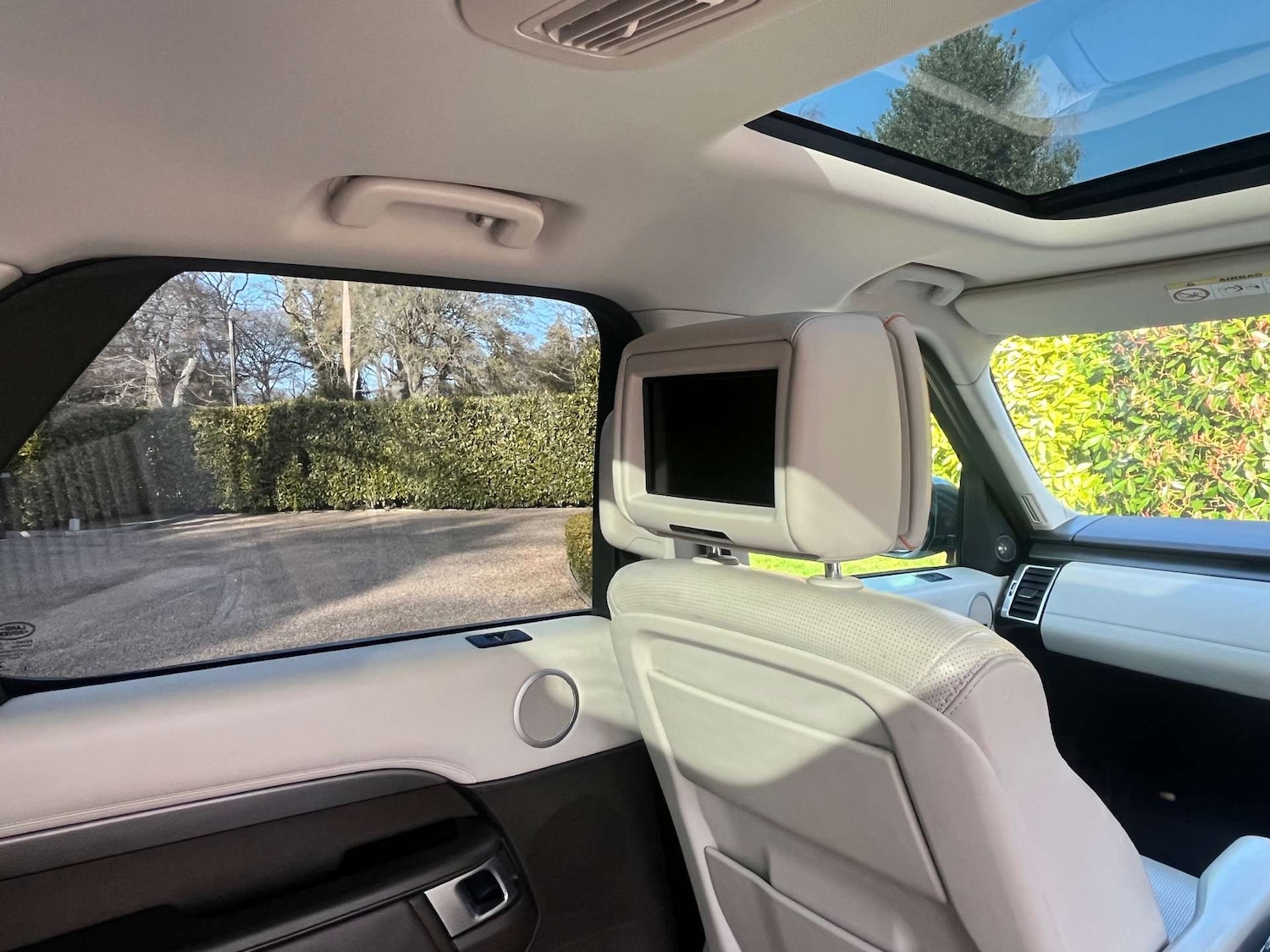 Used Land Rover Discovery 2017 for sale - 77667934: Photo 9