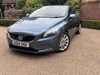 Used Volvo V40 2014 for sale - 79272095: Photo