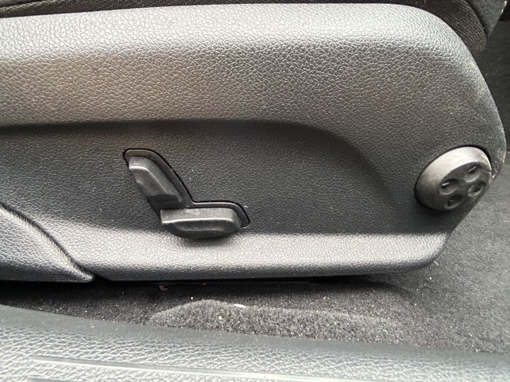 Used Mercedes-Benz C Class 2017 for sale - 76286069: Photo 19