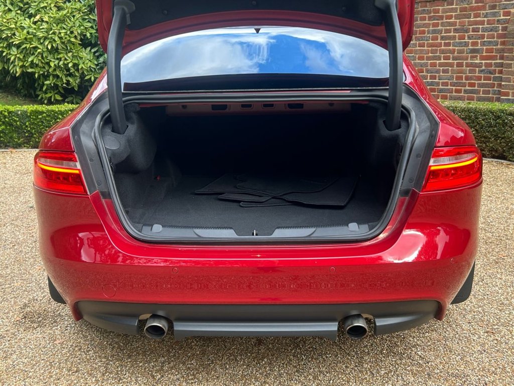 Used Jaguar XE 2018 for sale - 76350524: Photo 6
