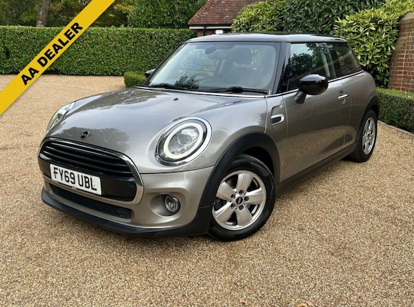 Used MINI Hatch 2019 for sale - 76286196: Photo 1