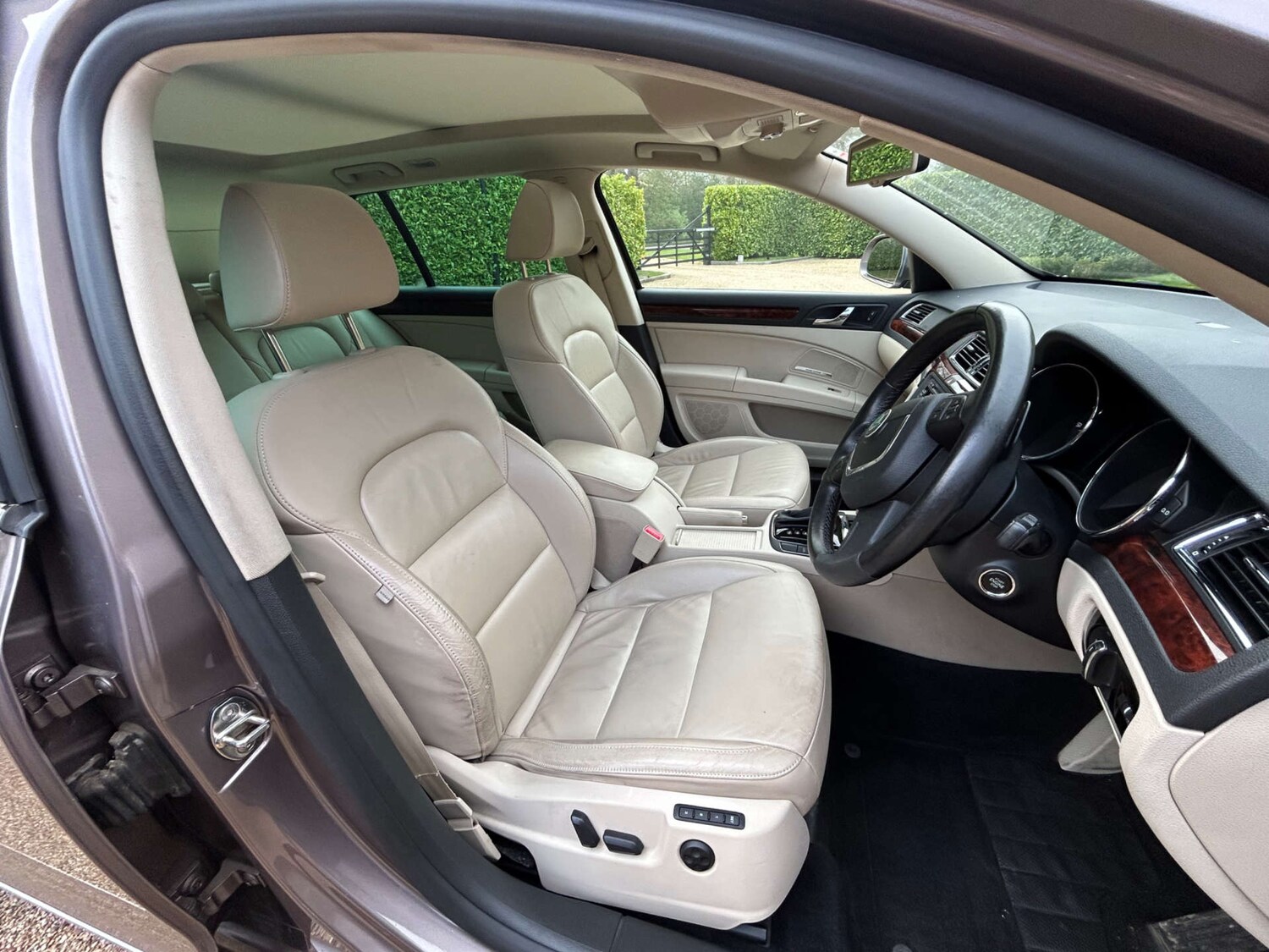 Used Skoda Superb 2011 for sale - 77749070: Photo 28