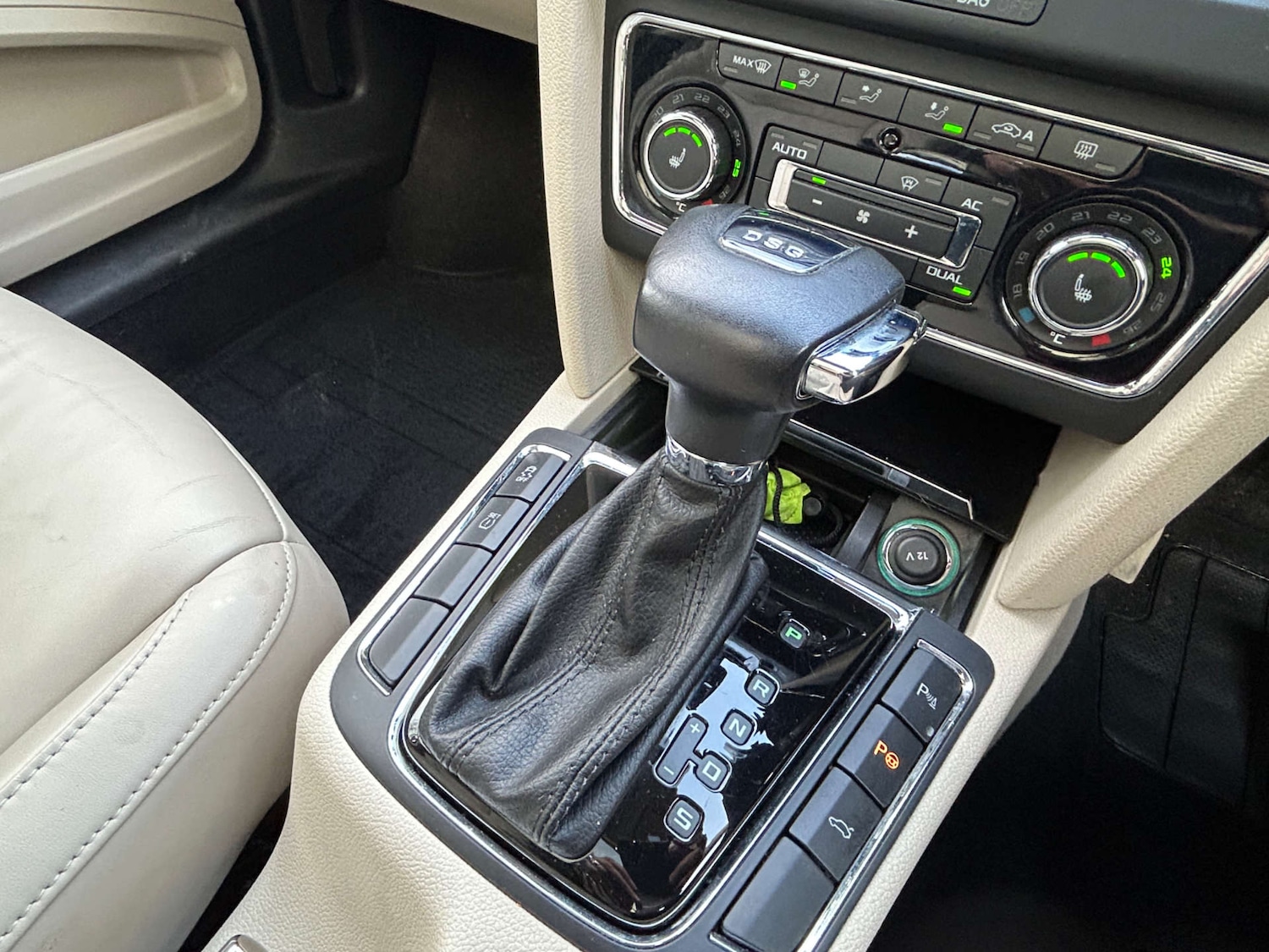 Used Skoda Superb 2011 for sale - 77749070: Photo 33