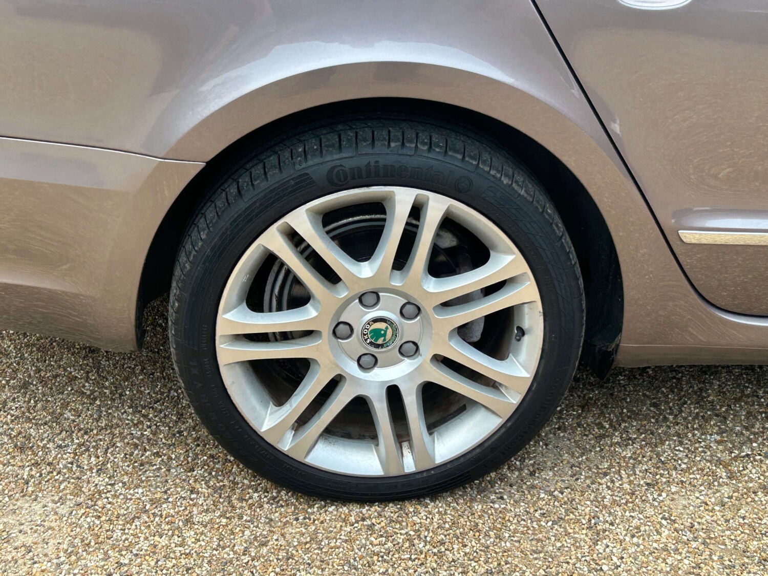 Used Skoda Superb 2011 for sale - 77749070: Photo 38