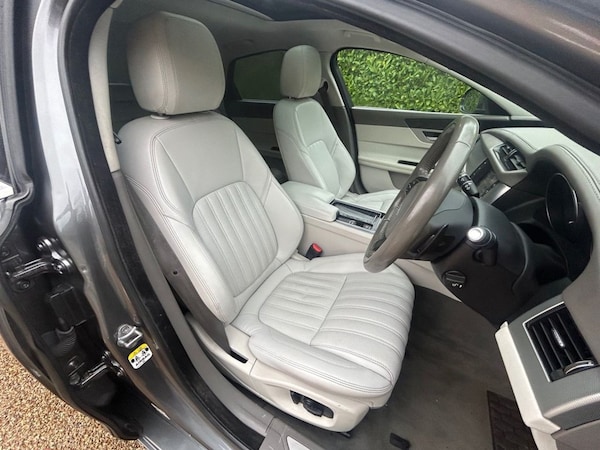 Used Jaguar XF 2017 for sale - 76202866: Photo 13