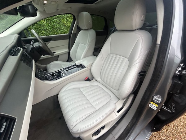 Used Jaguar XF 2017 for sale - 76202866: Photo 14