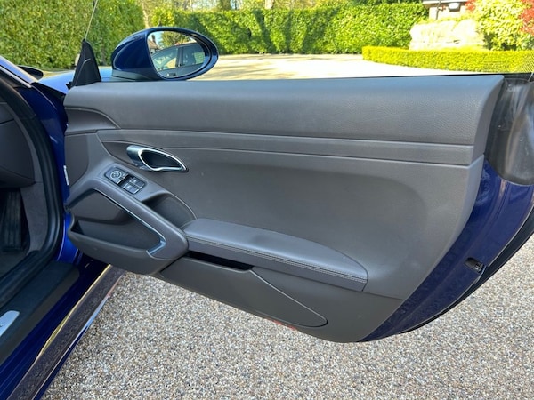 Used Porsche 718 Cayman 2019 for sale - 74281647: Photo 30