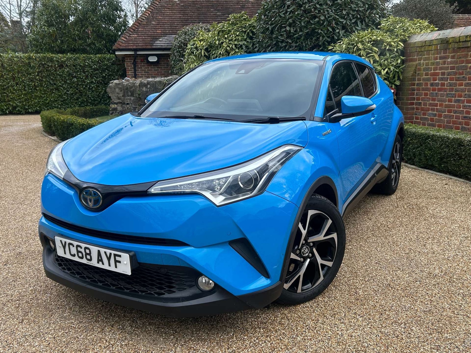 Used Toyota C-HR 2018 for sale - 77105779: Photo 1