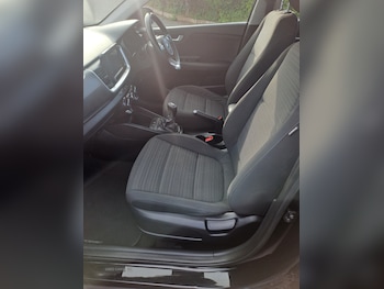 Used Kia Stonic 2020 for sale - 78472150: Photo
