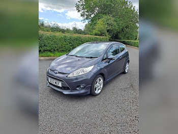Used Ford Fiesta 2010 for sale - 76032861: Photo