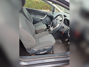 Used Ford Fiesta 2010 for sale - 76032861: Photo